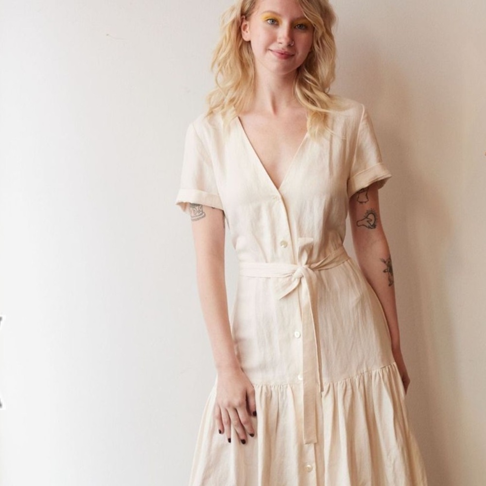 Aly Dress in Linen Blend
by christinealcalay.com Sz. L - NWT - Picture 3 of 8